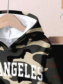 SHEIN 男童休闲经典迷彩与洛杉矶城市名称印花圆领短袖 T 恤和短裤，适合秋冬季，返校服装，男童服装，儿童男童服装，男童服装