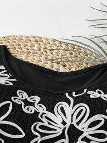 SHEIN Clasi Camiseta de tirantes casual con cuello redondo y textura floral, adecuada para vacaciones - Negro - Ver 3