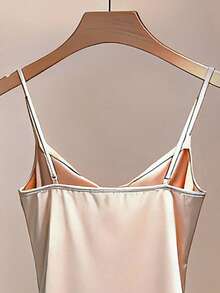 Franclia 法式独家设计，褶皱领吊带连衣裙，饰有纽扣，适合春夏穿着。