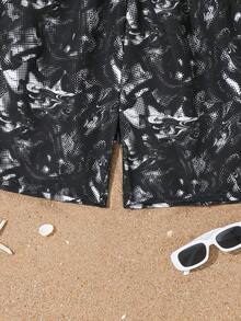 SHEIN Teen Boy All-Over Print Waist Tie Casual Swim Trunks Boys Black Swim Trunks Teen Boy Swim Trunk Black Swim Shorts Teen Boy Beach Shorts Mens Swim Trunk, Beach Swimwear For Kids, Summer Vacation, Pool Party - Black - View 5