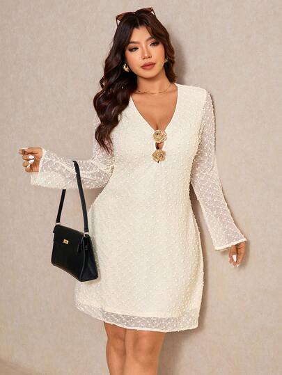 Elaquor 大码优雅都市时尚百搭黑色植绒金属纽扣装饰迷你连衣裙，秋冬季百搭之选