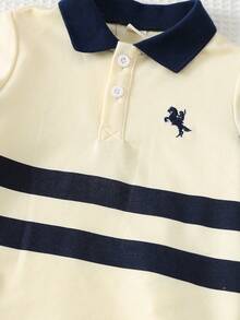 Cozy Pixies Áo thun cổ polo, khóa kéo nửa thân, màu be và hồng đào nhạt, thêu họa tiết ngựa, dành cho bé trai. - Màu be - Xem 6