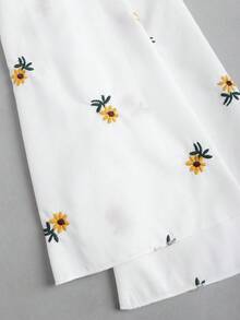 Sweetra Women's New Spring/Summer Commute/Travel/Daily Wear Fitted Comfortable Waist-Cinched Daisy Embroidery V-Neck Front Opening Elegant Blouse - White - View 5