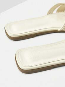 MOTF PREMIUM 露趾编织平底凉鞋