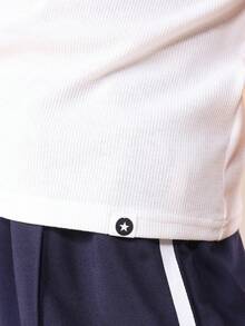 SUMWON T-shirt côtelé à manches courtes avec ours en peluche mignon et bordure noire contrastée, pour un port casual au quotidien ou en vacances - Noir et Blanc - Voir 4
