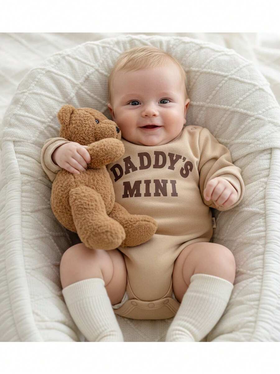 Loomiva 新生女宝宝字母图案针织柔软圆领长袖连体衣 - 卡其色 - 查看 1