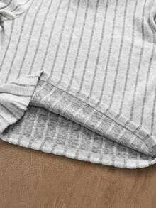 SHEIN Serisse Kids Tween Girls Solid Grey Textured Ribbed Fabric Mock Neck Lantern Sleeve Long Sleeve Tee, Casual Daily Wear Long Sleeve Top Turtleneck Knit Top Girl Knit Top Girls Knit Jumper Tween Ribbed Knit Top Solid Gray Turtleneck - Grey - View 12