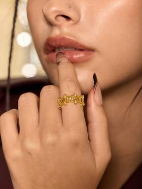 Glisma Anillo de cruz vintage chapado en oro de 18K, dinero antiguo, atuendos, elegante, metálico/textura, elegante, otoño/invierno, premium, para mamá/mujer/niña/madre, vintage, oro, gema