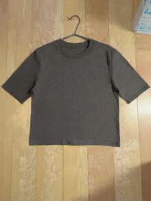 Paquete 4 Camisetas Estilo Boxy Fit Básica sin estampado de algodón, ideal para la calle, combinar estilos o regalar - Negro,Blanco, Moca y Gris Carbón - Ver 5