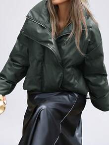 GENKIRA 年轻通勤风宽松PU皮革质感宽翻领加厚羽绒服，罗纹袖口，保暖防寒，仿皮飞行员夹克，填充物为聚酯纤维，合成保暖材料，冬季外套，带羊羔绒内衬。 - 墨綠色 - 查看 3
