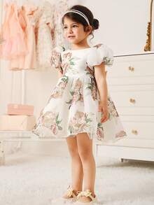 SHEIN Glamorique Kids 女婴公主风碎花数码印花连衣裙，蝴蝶结后背蓬蓬裙，适合舞台表演、钢琴演奏、中东等场合，碎花连衣裙，让女婴看起来更加可爱迷人。 - 白色 - 查看 3