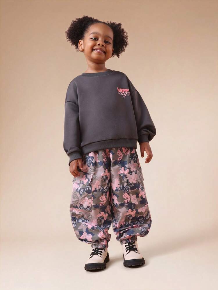 Set aus kurzem Hoodie und Jogginghose mit Blumen-Camouflage-Muster