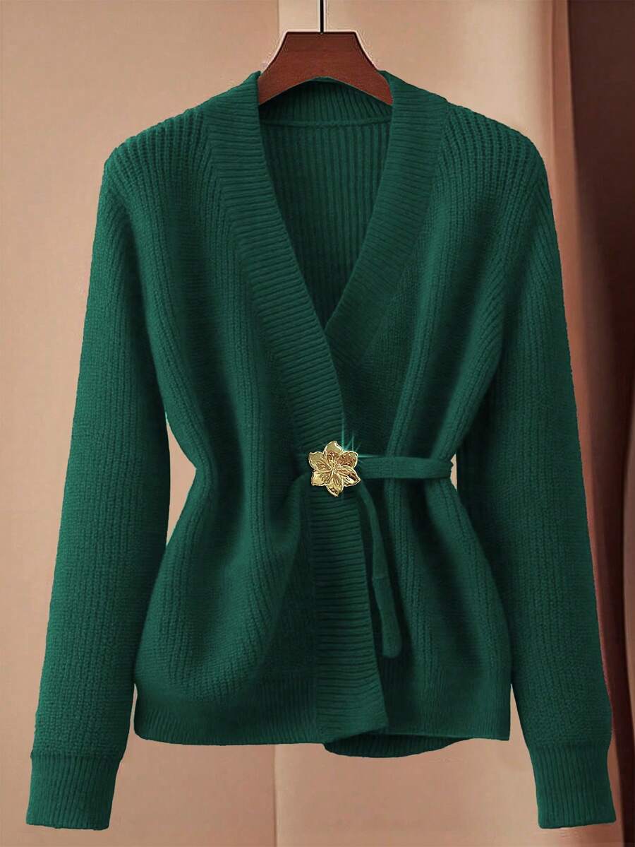 GlowEve CURVE Cardigan Rajut Musim Dingin Wanita Ukuran Besar, Sweater Kancing Depan Pas Badan Bergaya Sederhana Warna Polos - Dark Green - View 1