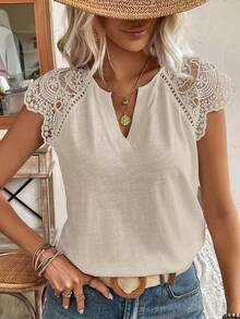 SHEIN Frenchy Áo thun trơn màu mùa hè có họa tiết ren vá và cổ chữ V, chất liệu cotton tre thấm nước, thoải mái và thoáng khí, thích hợp mặc đi làm hàng ngày, mặc đi nghỉ, mùa cưới - Màu be - Xem 2