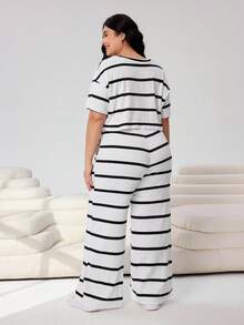 SHEIN EZwear 大尺碼條紋T恤與長褲2件式休閒套裝，夏季女款2件套 - 黑與白 - 查看 2