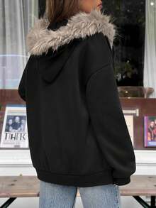 Muchica 前拉链长袖休闲毛绒连帽衫，宽松版型，长袖上衣，适合毕业季、返校季、毕业典礼、教师装、秋冬季返校季穿着。