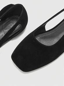 CUCCOO BIZCHIC 女士休闲百搭通勤简约镂空蝴蝶结装饰平底鞋 - 黑色 - 查看 6