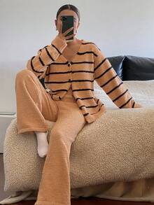 DAZY Bộ đồ mặc nhà mùa đông 2 chiếc áo dệt kim kẻ sọc jacquard và quần ngủ rộng màu trơn cho nữ - màu nâu - Xem 5