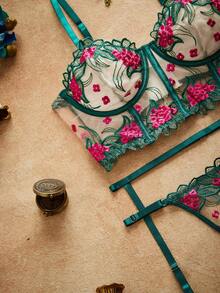 Flower Embroidery Hollow Out Sexy Lingerie Set For Going Out - Green - View 3