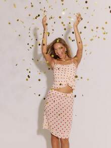 Aralina 圣诞派对度假复古波点荷叶边细肩带修身优雅度假上衣女式外出上衣及圣诞节派对新年装 - 彩色 - 查看 5