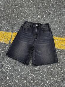 Shorts en jean noirs amples, confortables et simples, style décontracté vintage cool Y2K pour ados. Vêtements de base pour garçons ados, idéaux pour la rentrée scolaire, le collège, les sorties, les festivals et la plage. Tenues streetwear pour l'automne, l'hiver et la rentrée scolaire.