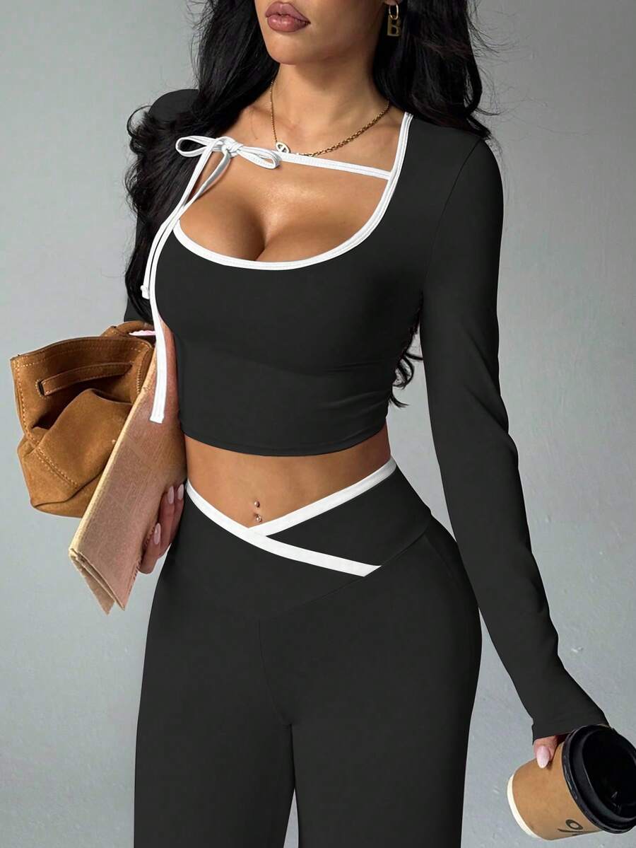 Sovereign Charm 女士秋冬运动套装，两件套 - 长袖撞色领结卫衣和撞色腰部交叉喇叭裤，适合日常休闲、跑步、瑜伽、健身、网球、高尔夫等各种场合。 - 黑色 - 查看 1