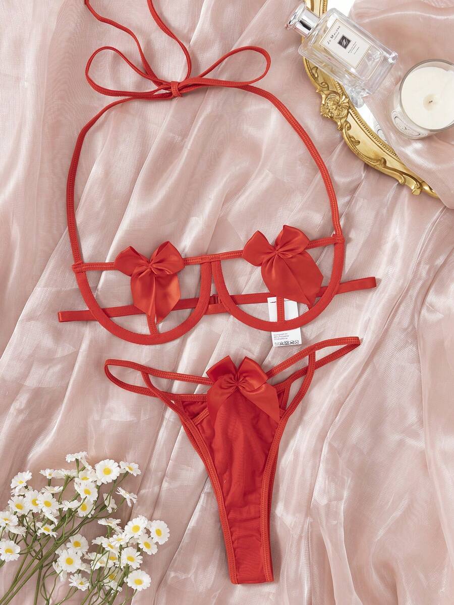 Plus Cut Out Bow Front Underwire Lingerie Set