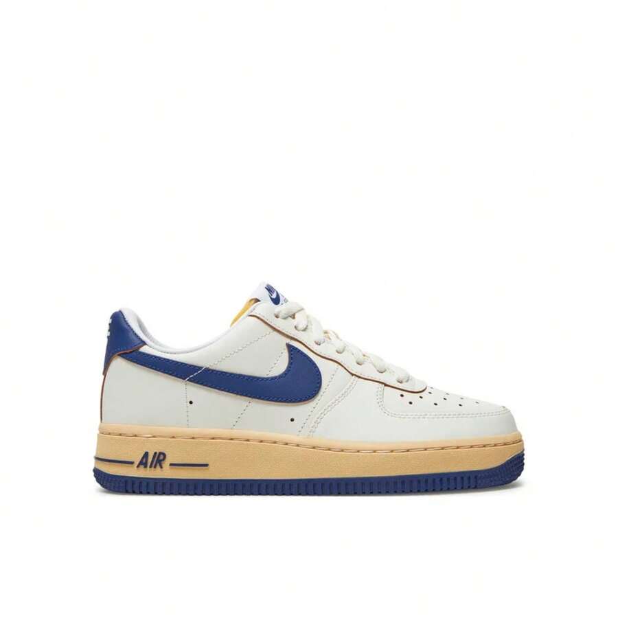 Nike 空军一号 '07 女款运动鞋 帆白/深皇家蓝 FQ8103-133 - 風帆白/深皇家藍 - 查看 1