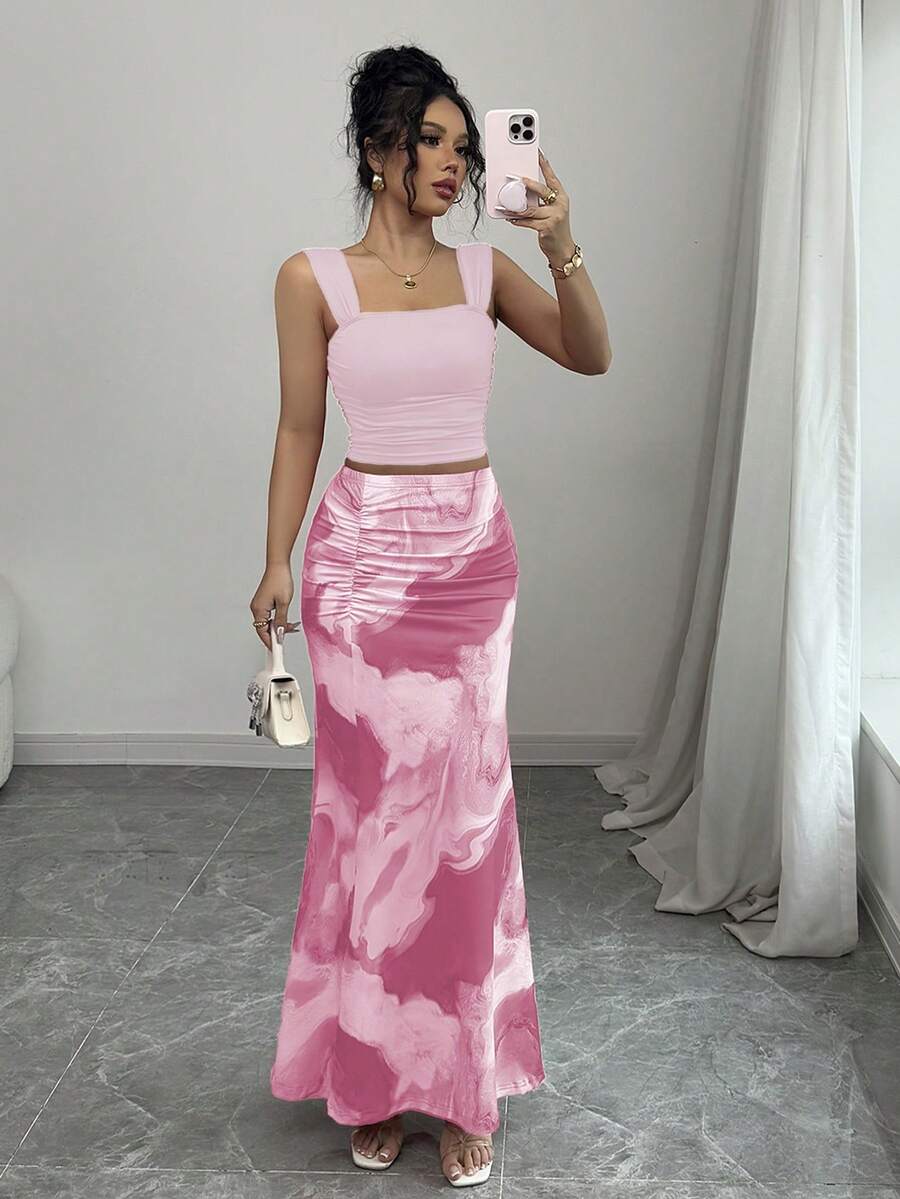 Elenzga Bộ 2 món áo hai dây cổ xếp ly in họa tiết tie-dye lãng mạn - Hồng - Xem 1