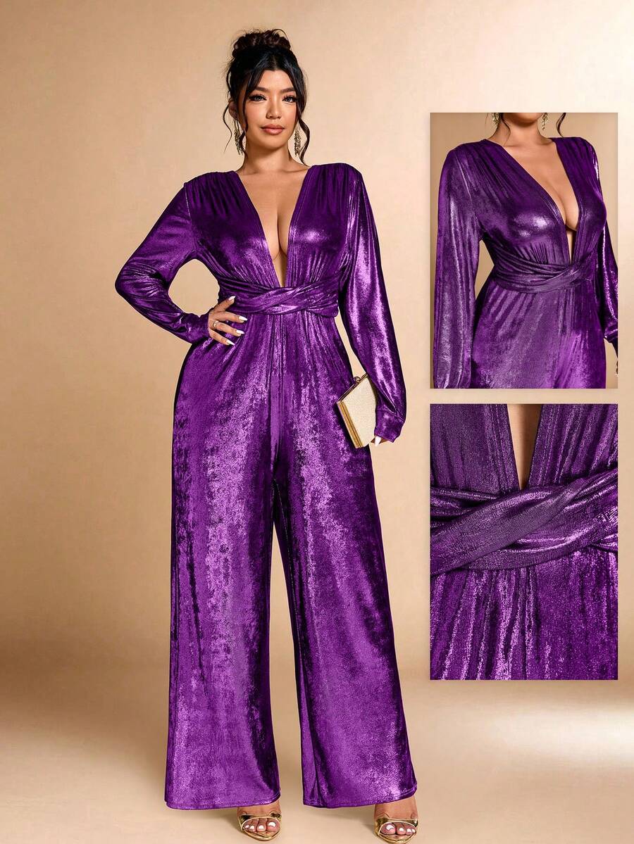 Cravure Große Größen Jumpsuit für Damen mit tiefem V-Ausschnitt, Langarm und sexy weitem Bein, in Metallic-Optik - Violett - Übersicht 1