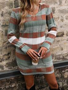 SHEIN CURVE+ 大码V领拼色条纹长袖针织连衣裙