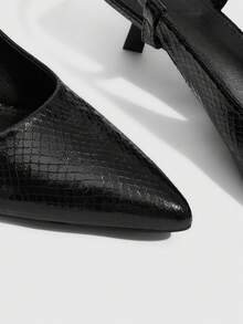 CUCCOO SZL Zapatos de vestir de tacón de aguja y punta fina para mujer, adecuados para ocasiones formales y fiestas como Navidad - Negro - Ver 6