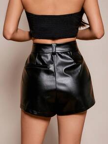 SHEIN PETITE Omen纯色PU皮革宽松时尚短裤 - 黑色 - 查看 2