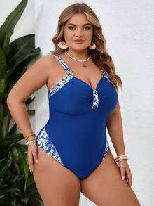 SHEIN CURVE+ Plus Size Women Floral Print Ruched Minimalist One-Piece Swimsuit, Suitable For Beach & Holiday - Black - View 3
