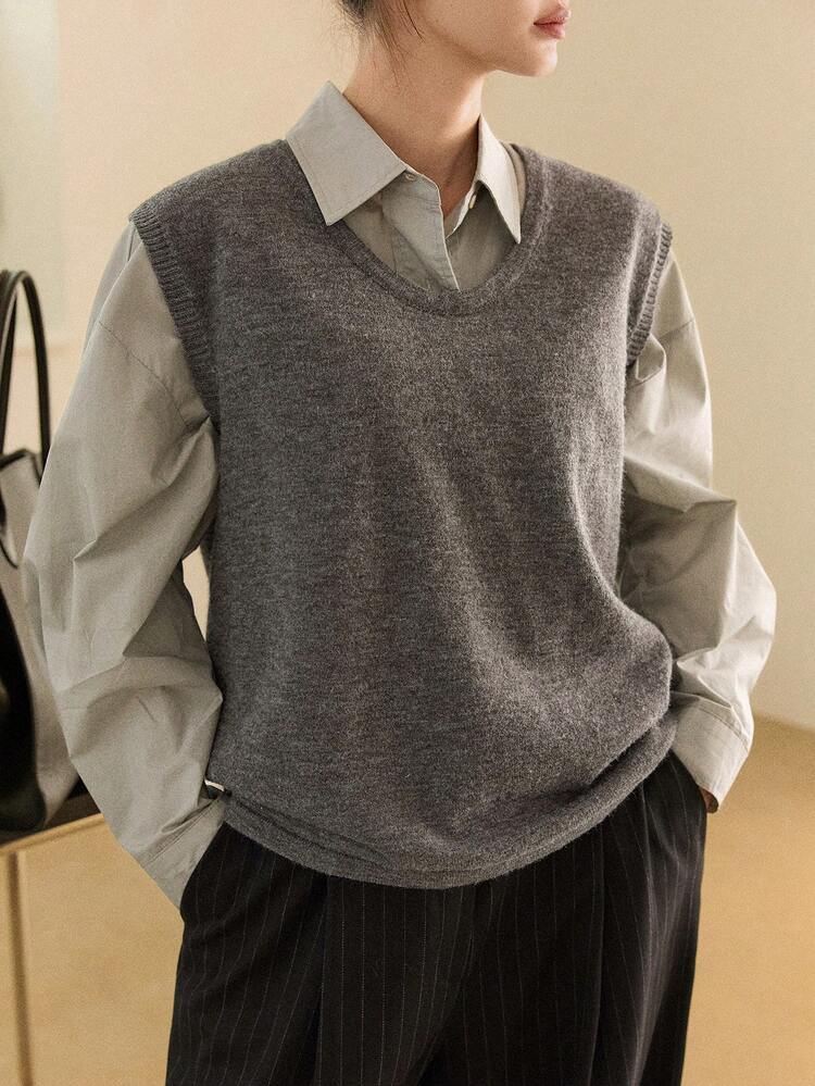 Grey Loose Fit Sleeveless Pullover Sweater, Fashionable Casual For Autumn & Winter Business Casual Woman