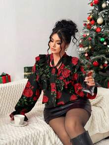 Elenzga Blusa de manga larga con estampado digital de rosas rojas, volantes y lazo, de base negra, elegante y ligera para ocasiones especiales, tallas grandes - Negro - Ver 6