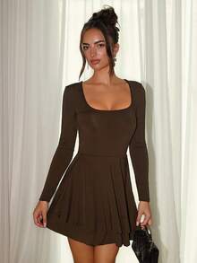 SHEIN Glamour 深棕色无胸罩方领长袖迷你连衣裙，女士生日礼服，基础款连衣裙，外出连衣裙，街头风连衣裙，秋冬连衣裙，万圣节连衣裙，派对必备，圣诞连衣裙，亮片连衣裙，高级舞会连衣裙，锐舞节服装，婚礼宾客连衣裙 - 咖啡棕 - 查看 3
