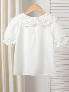 SHEIN Áo sơ mi trắng dài tay cổ ren thêu dành cho bé gái vừa thoải mái, thời trang, thanh lịch lại ngọt ngào. Phù hợp để mặc hàng ngày và trong các dịp lễ hội mùa xuân, hè và thu, cũng như các lễ hội ở Trung Đông. - trắng - Xem 2