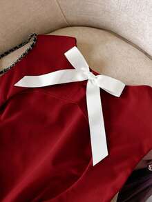 SHEIN Frenchy Áo hai dây cổ tròn đính nơ trang trí viền bèo nhún dễ thương cho nữ - Màu Đỏ Sâu - Xem 4