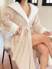 DAZY 女士条纹纹理抓绒撞色连帽长袍，冬季家居服