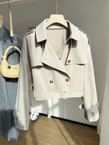 Comfortcana Áo khoác trench coat ngắn dáng rộng cổ bẻ dáng rộng phong cách retro có vai trễ cỡ lớn kèm thắt lưng khóa - Màu Khaki - Xem 7