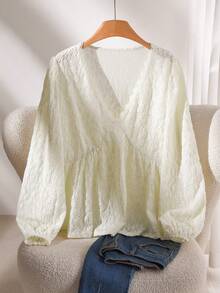 CosyJoli 女士加大码V领长袖收腰纹理米色长袖T恤，休闲百搭，适合日常穿着 - 米色 - 查看 3