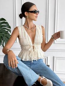 Serisse 女士纯色系带荷叶边下摆时尚夏季上衣，浪漫法式V领修身腰部系带无袖上衣，3D刺绣褶皱设计，米白色上衣，清新显瘦甜美背心，夏季外出上衣，海滩度假，夏季假期休闲度假 - 杏色 - 查看 3