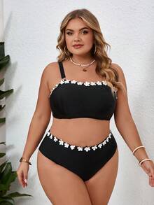 SHEIN CURVE+ 大码女式黑色纯色3D花卉装饰沙滩度假泳衣套装 - 黑與白 - 查看 5