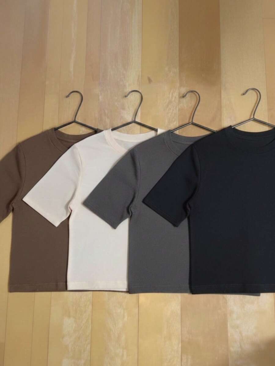 Paquete 4 Camisetas Estilo Boxy Fit Básica sin estampado de algodón, ideal para la calle, combinar estilos o regalar - Negro,Blanco, Moca y Gris Carbón - Ver 1