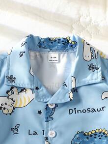 SHEIN Playful Pals Conjunto informal de camisa de manga corta y pantalones cortos con estampado de dinosaurio de dibujos animados para bebé niño - Celeste - Ver 7
