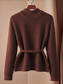 GlowEve CURVE Cardigan Rajut Musim Dingin Wanita Ukuran Besar, Sweater Kancing Depan Pas Badan Bergaya Sederhana Warna Polos - Coffee Brown - View 2