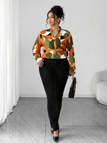 SHEIN Elenzya Blusa de manga larga con cuello en V y estampado floral para mujer de talla grande, elegante para el trabajo y cómoda - Multicolor - Ver 5