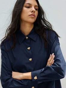 Maija 女士翻领长袖金属装饰纽扣宽松衬衫，都市通勤商务休闲优雅衬衫，适合情人节、夏季、婚礼宾客、度假、教师、办公室穿着，圣帕特里克节女士复活节 - 藏蓝色 - 查看 5