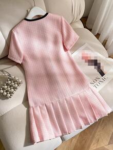 Elladie kids 1件女童夏季新款2026粉色拼接黑色领口和下摆抽绳短袖开衫连衣裙，带蝴蝶结装饰，简约休闲宽松甜美学院风 - 粉色 - 查看 2